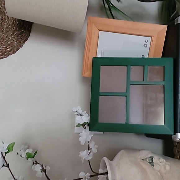 Bundle of Picture Frames - Picture 1 of 7